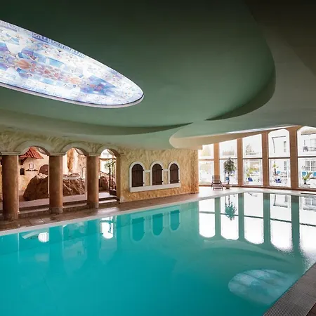 Azzun Orient Spa&wellness Отель Кромерово