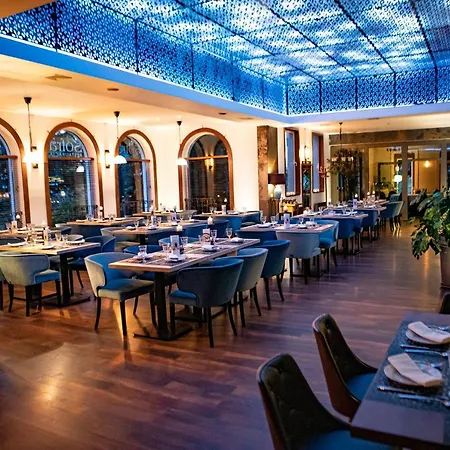 Azzun Orient Spa&wellness Отель Кромерово