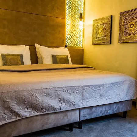 Отель Azzun Orient Spa&wellness 4*