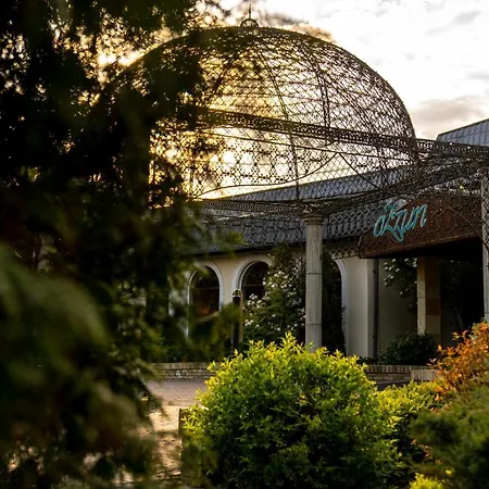 מלון Azzun Orient Spa&wellness