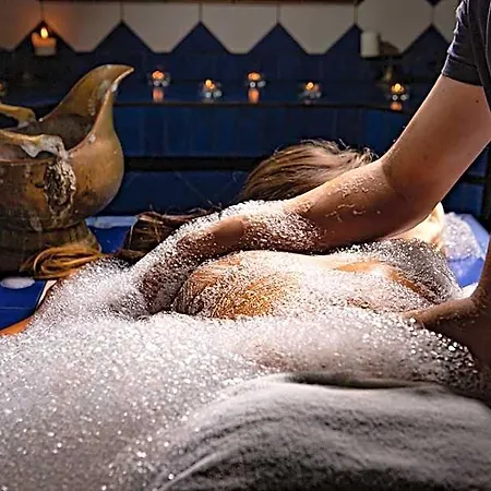 Azzun Orient Spa&wellness クロメロボ