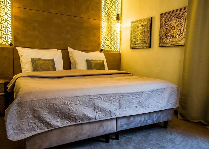 מלון Azzun Orient Spa&wellness 4*